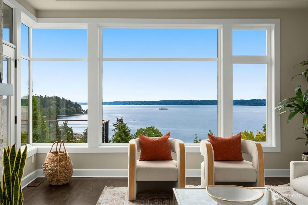 Photo of 5001 SW Morgan Street, Seattle, WA 98136 (MLS # 2294130)