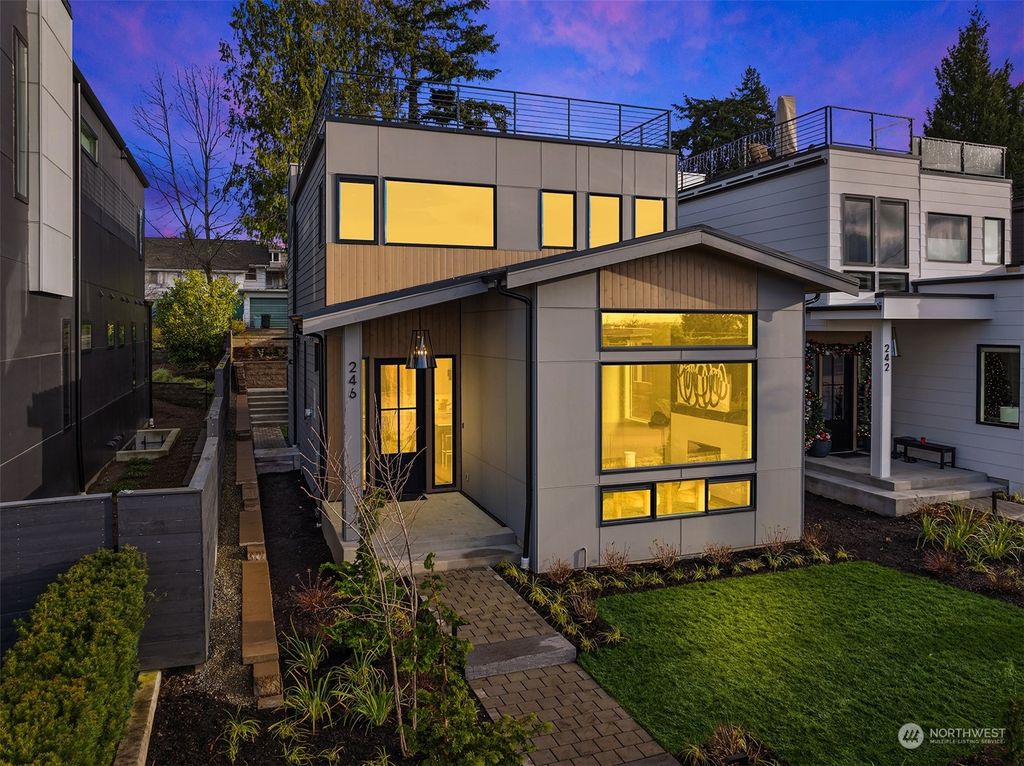 Photo of 246 5th Avenue W, Kirkland, WA 98033 (MLS # 2309356)