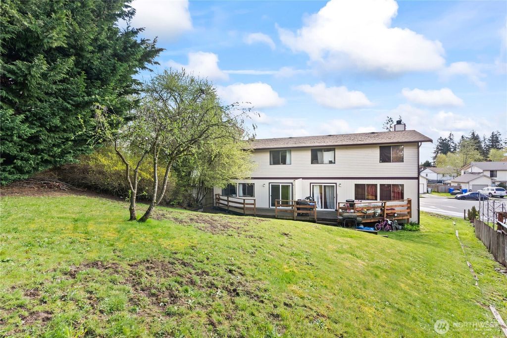 Photo of 11514 SE 256th Place, Kent, WA 98030 (MLS # 2356540)