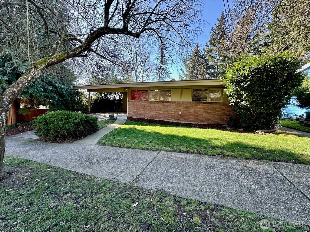 Photo of 8009 28th Avenue NE, Seattle, WA 98115 (MLS # 2334526)