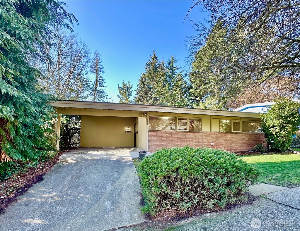 Photo of 8009 28th Avenue NE, Seattle, WA 98115 (MLS # 2334526)