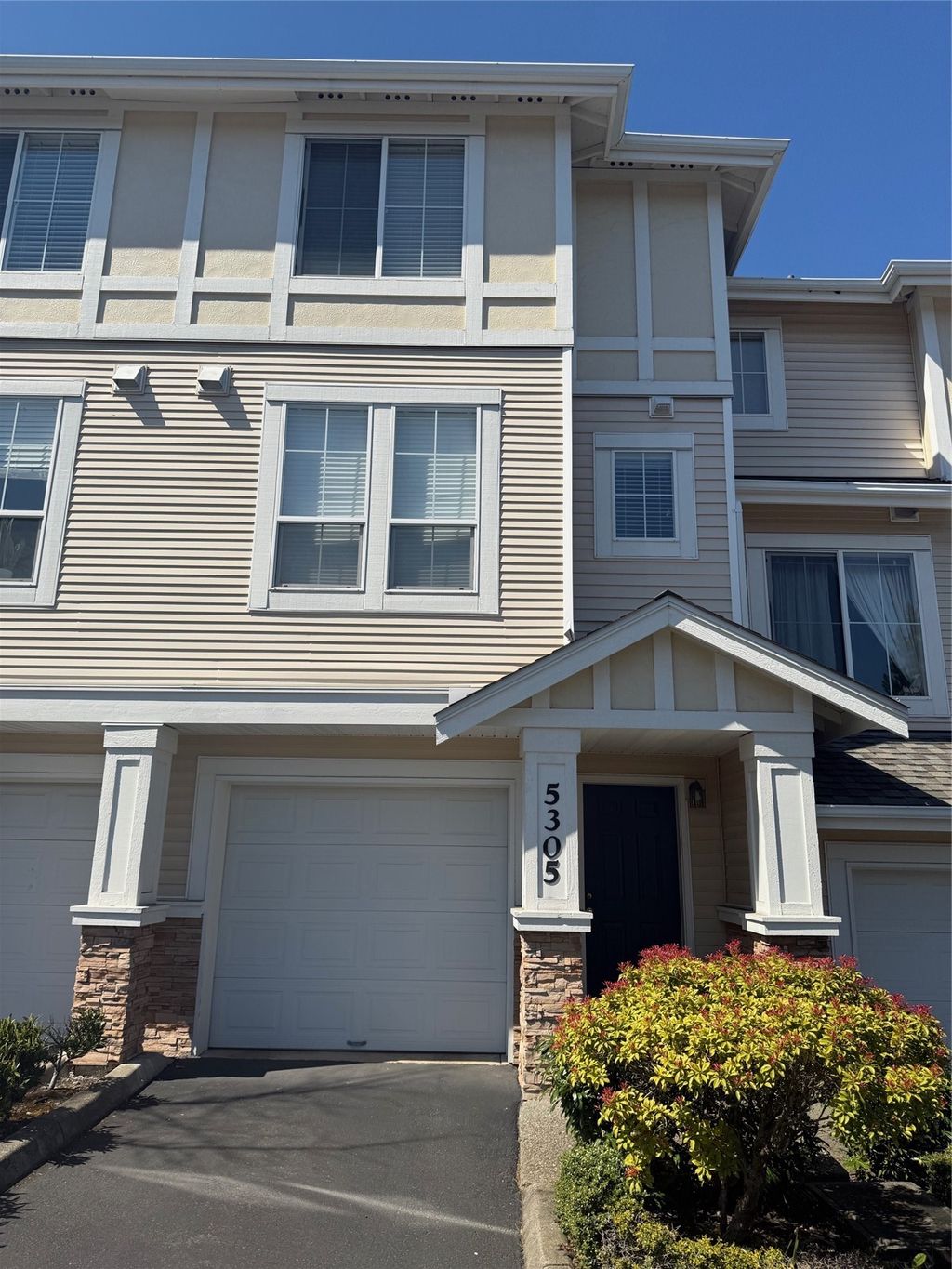 Photo of 5305 164th Avenue SE #7-3, Bellevue, WA 98006 (MLS # 2361189)