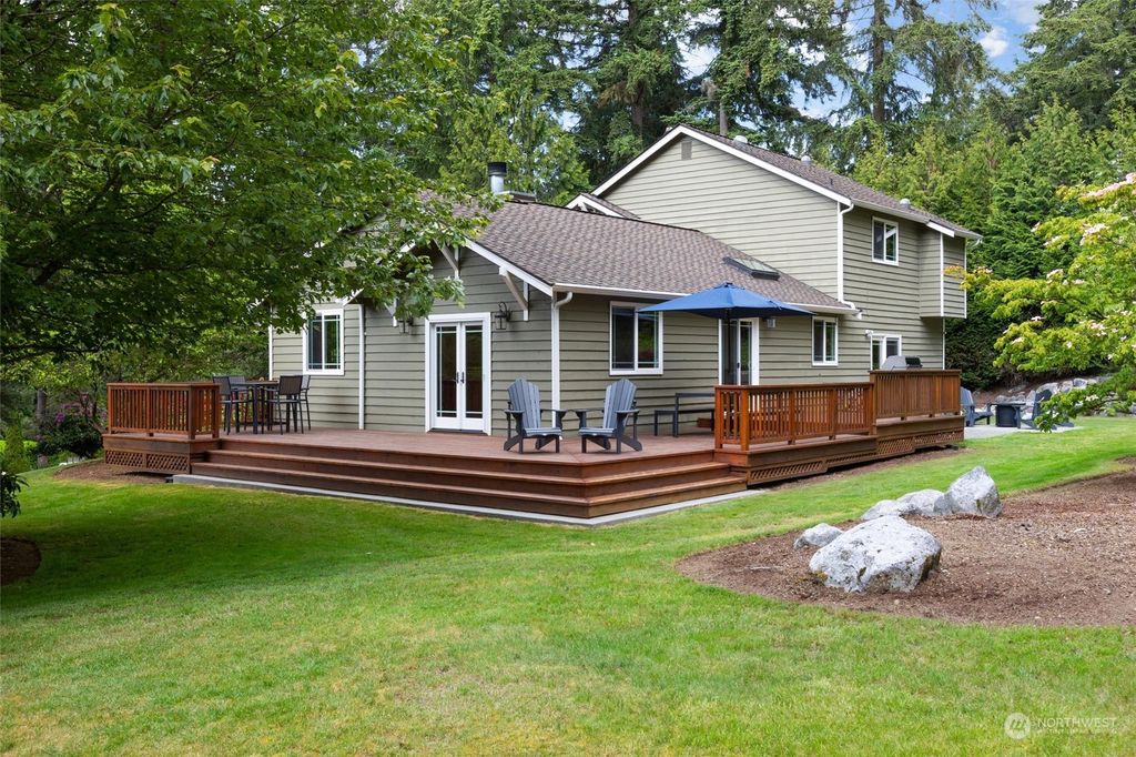 Photo of 16729 NE 138th Court, Woodinville, WA 98072 (MLS # 2074962)