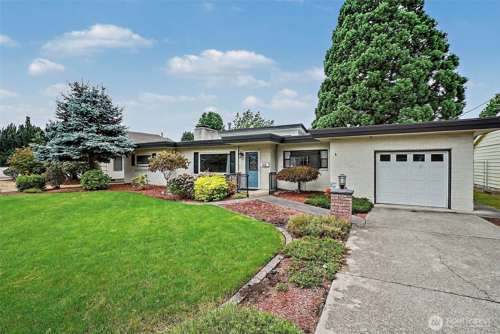Photo of 415 R Street NE, Auburn, WA 98002 (MLS # 2561782)