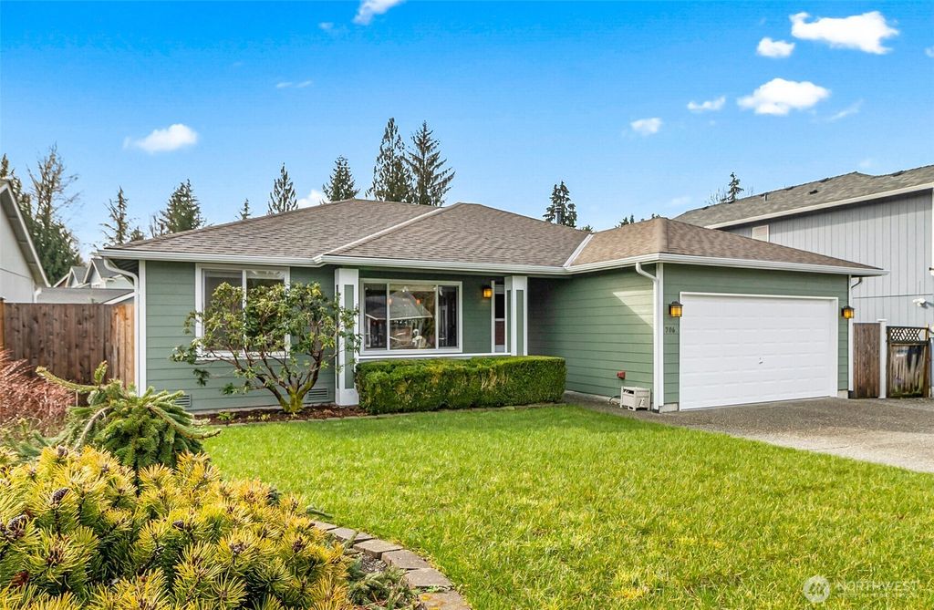 Photo of 706 Saratoga Street, Granite Falls, WA 98252 (MLS # 2338363)