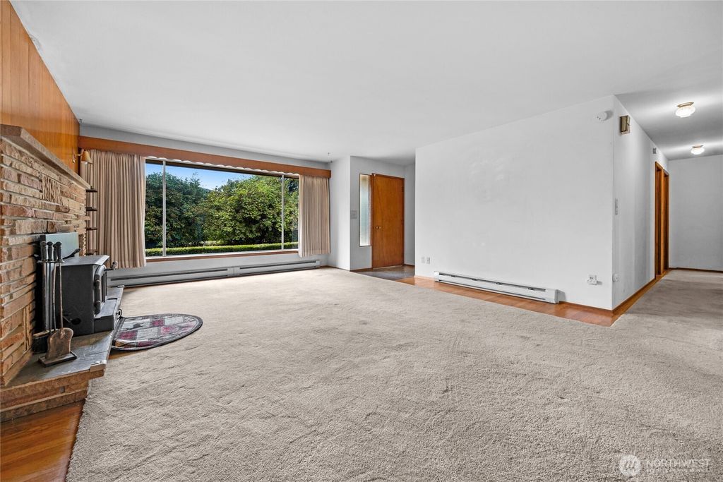 Photo of 22221 45th Avenue SE, Bothell, WA 98021 (MLS # 2452355)