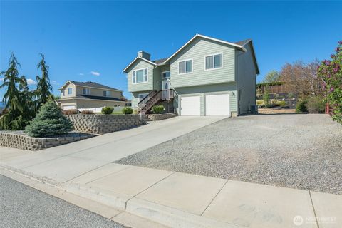 Photo of 2316 Combine Street, East Wenatchee, WA 98802 (MLS # 2509521)