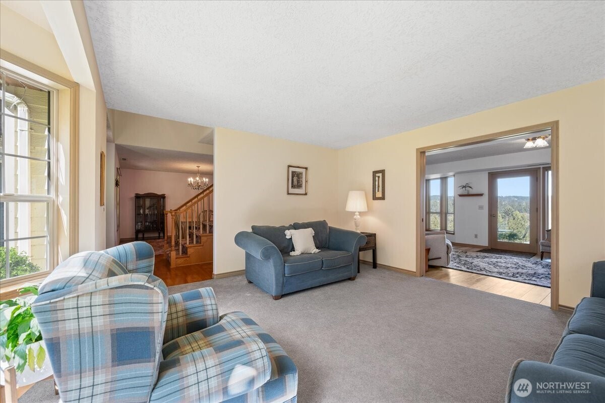 32501 NW Eagle Crest Drive