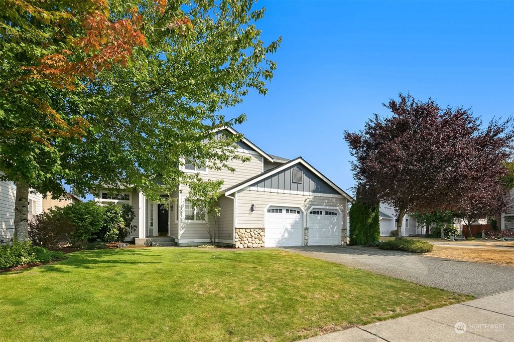 Photo of 4732 NE 19th Street, Renton, WA 98059 (MLS # 2154533)