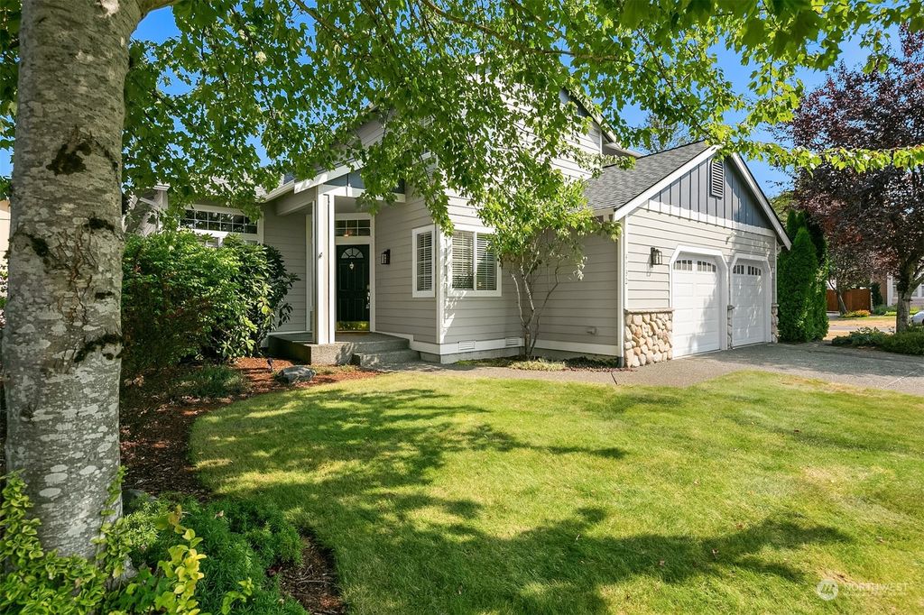 Photo of 4732 NE 19th Street, Renton, WA 98059 (MLS # 2154533)