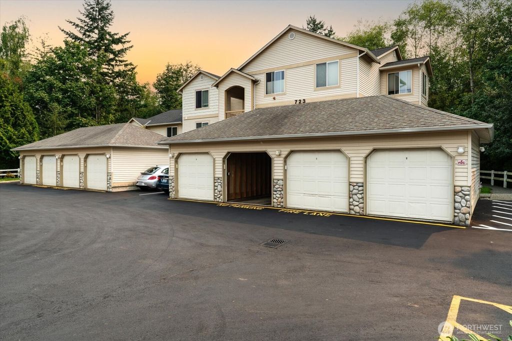 Photo of 723 114th Street SW #Y-203, Everett, WA 98204 (MLS # 2458432)