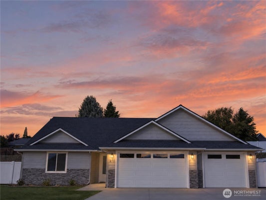 873 NE TYLER PL, EAST WENATCHEE, WA 98802 - Image ebca51263d45e7f5b80e774e32b72f4f/2311244048