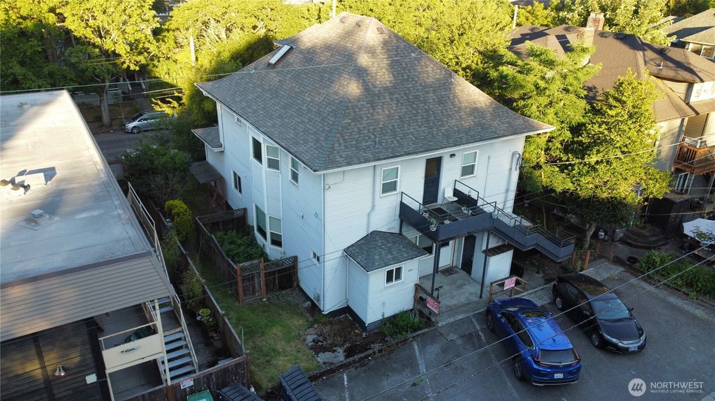 Photo of 815 15th Avenue E, Seattle, WA 98112 (MLS # 2369963)