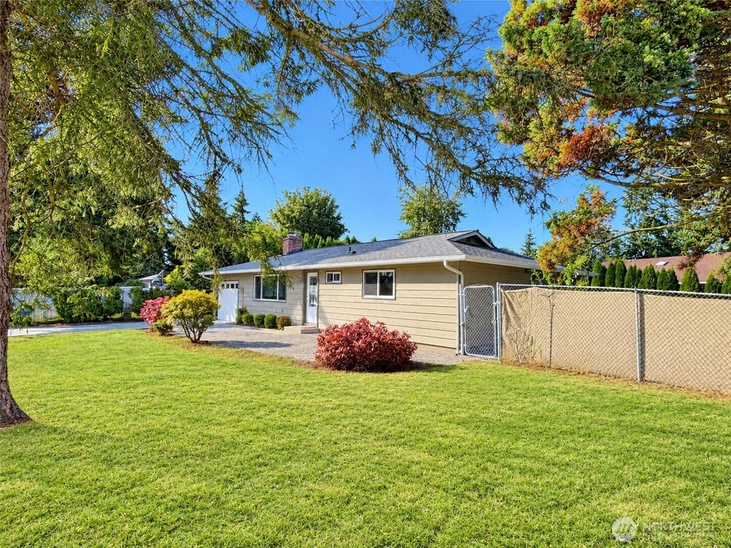 Photo of 8916 NE 141st Street, Kirkland, WA 98034 (MLS # 2588427)