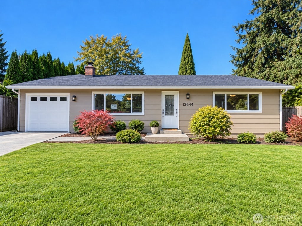 Photo of 8916 NE 141st Street, Kirkland, WA 98034 (MLS # 2588427)
