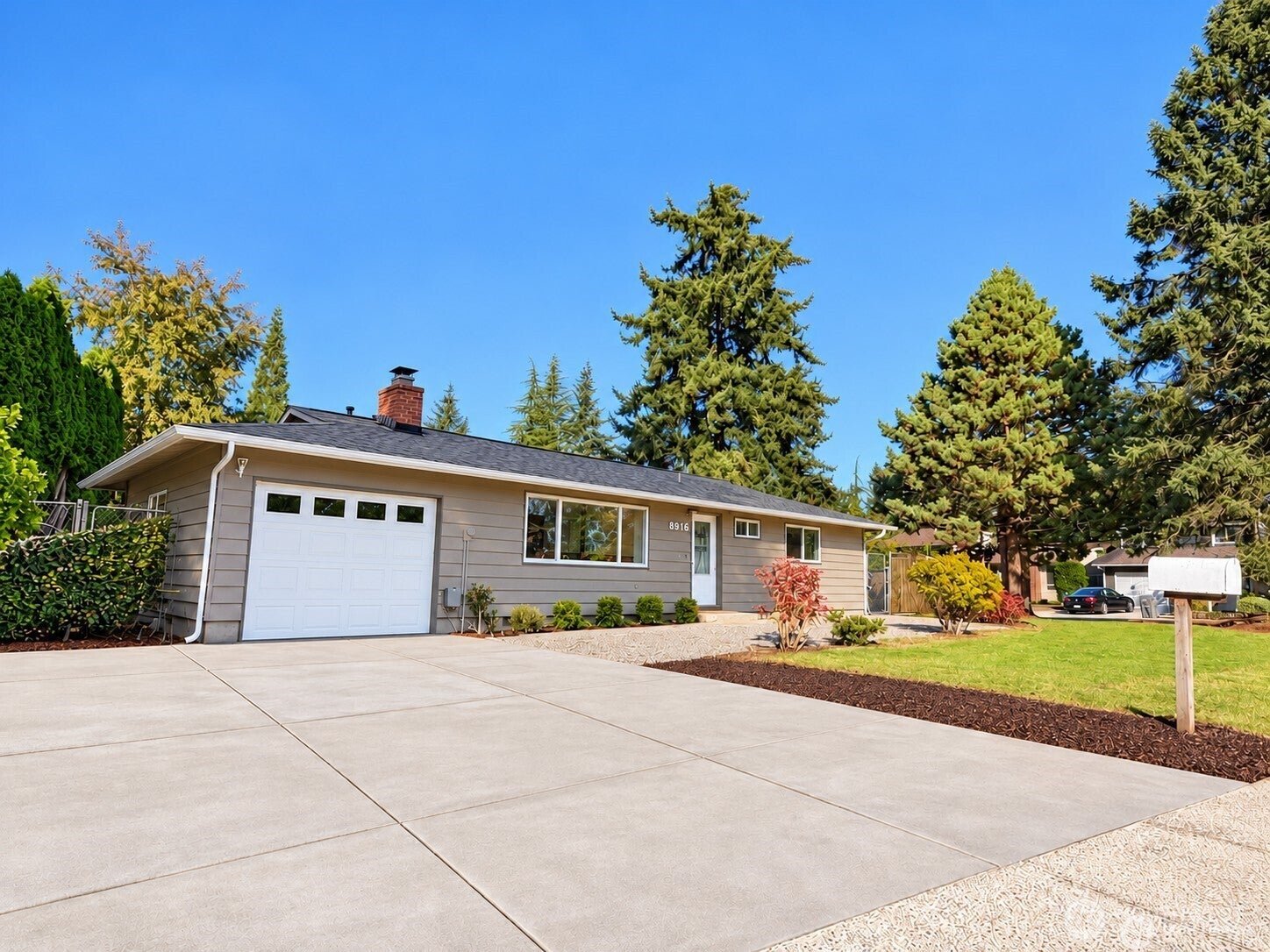 8916 NE 141st Street
