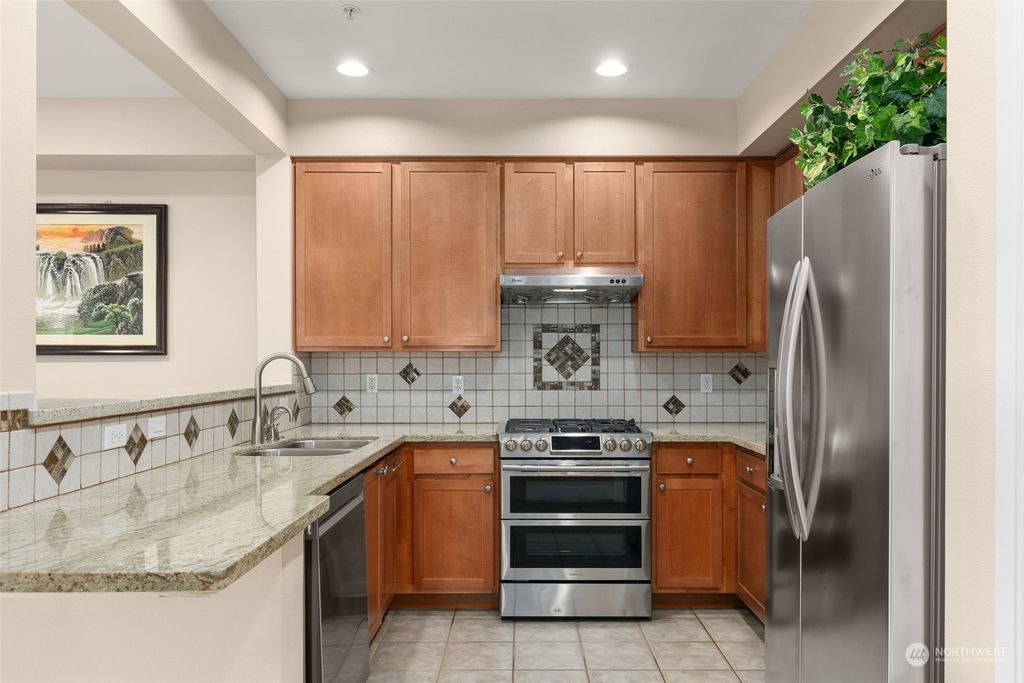 Photo of 5589 Lakemont Boulevard SE #1704, Bellevue, WA 98006 (MLS # 2140973)