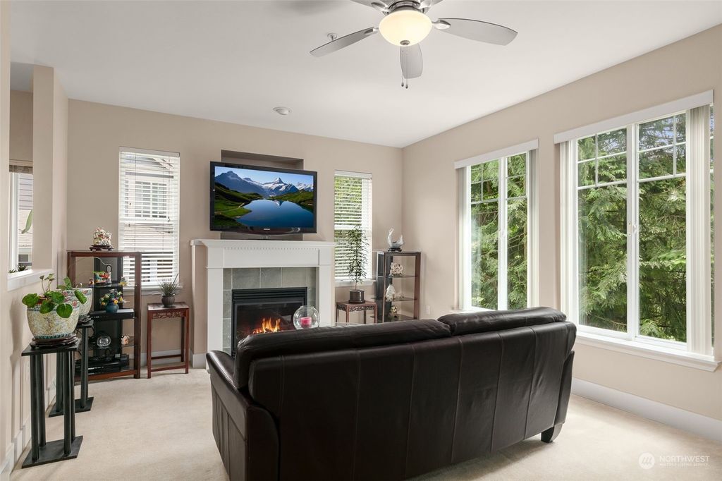 Photo of 5589 Lakemont Boulevard SE #1704, Bellevue, WA 98006 (MLS # 2140973)