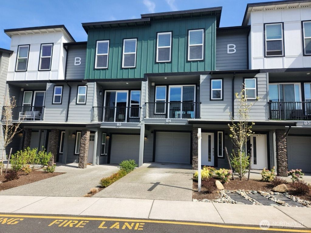 Photo of 3123 148th Street SW #B4, Lynnwood, WA 98087 (MLS # 2355381)