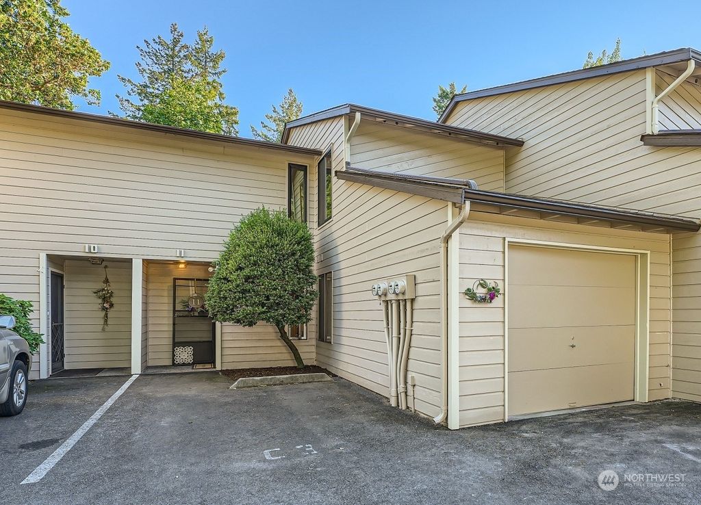 Photo of 1555 Union Avenue NE #11, Renton, WA 98059 (MLS # 2141828)