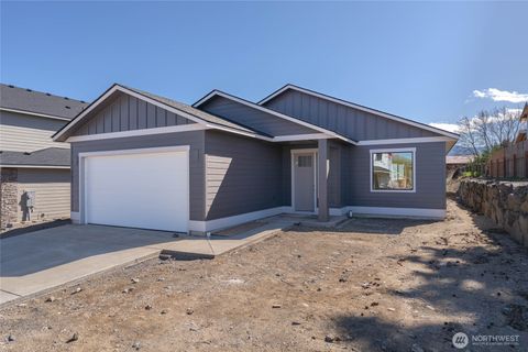Photo of 562 S Oasis Avenue #Lot 16, East Wenatchee, WA 98802 (MLS # 2495610)