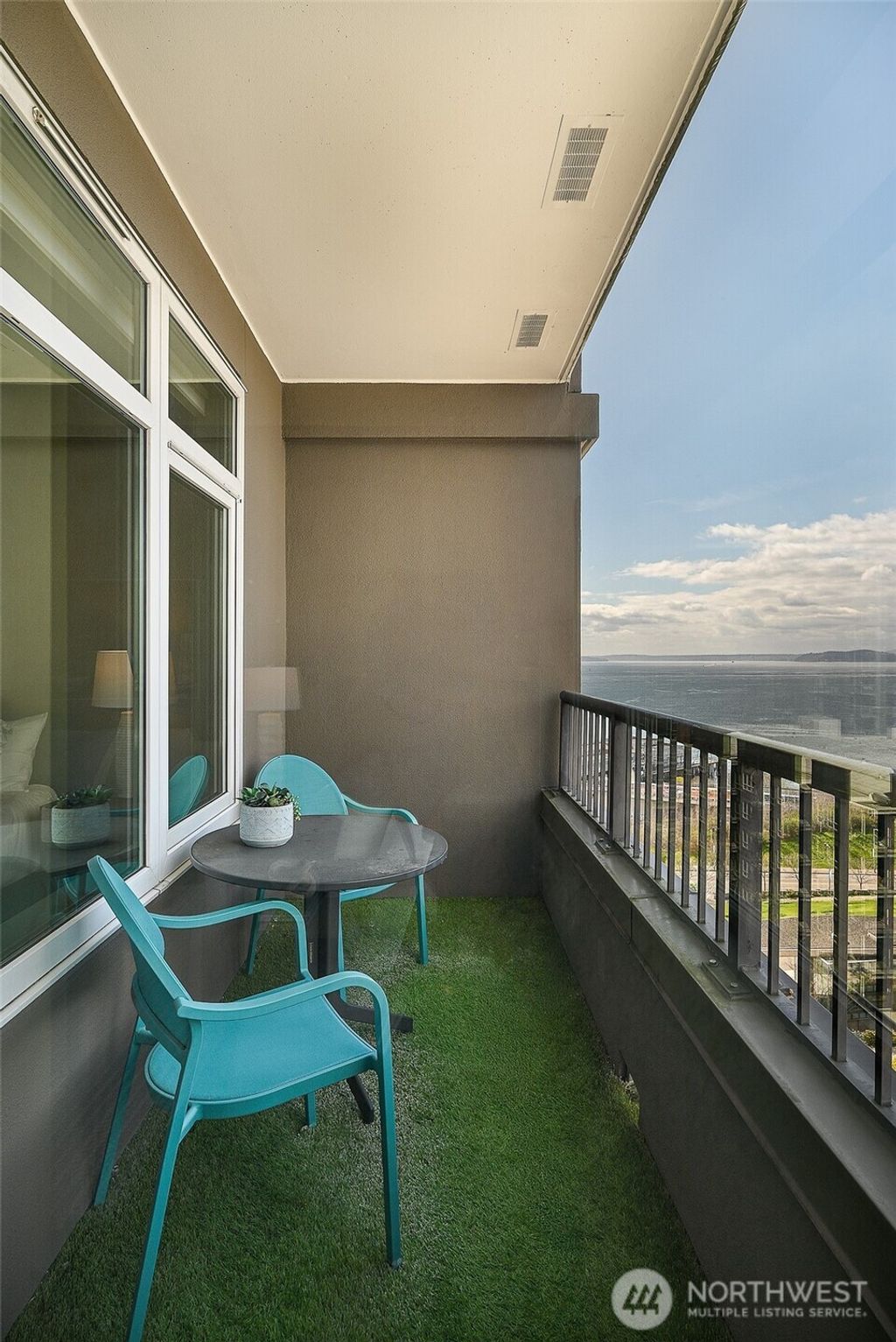 Photo of 2801 1st Avenue #1018, Seattle, WA 98121 (MLS # 2501303)