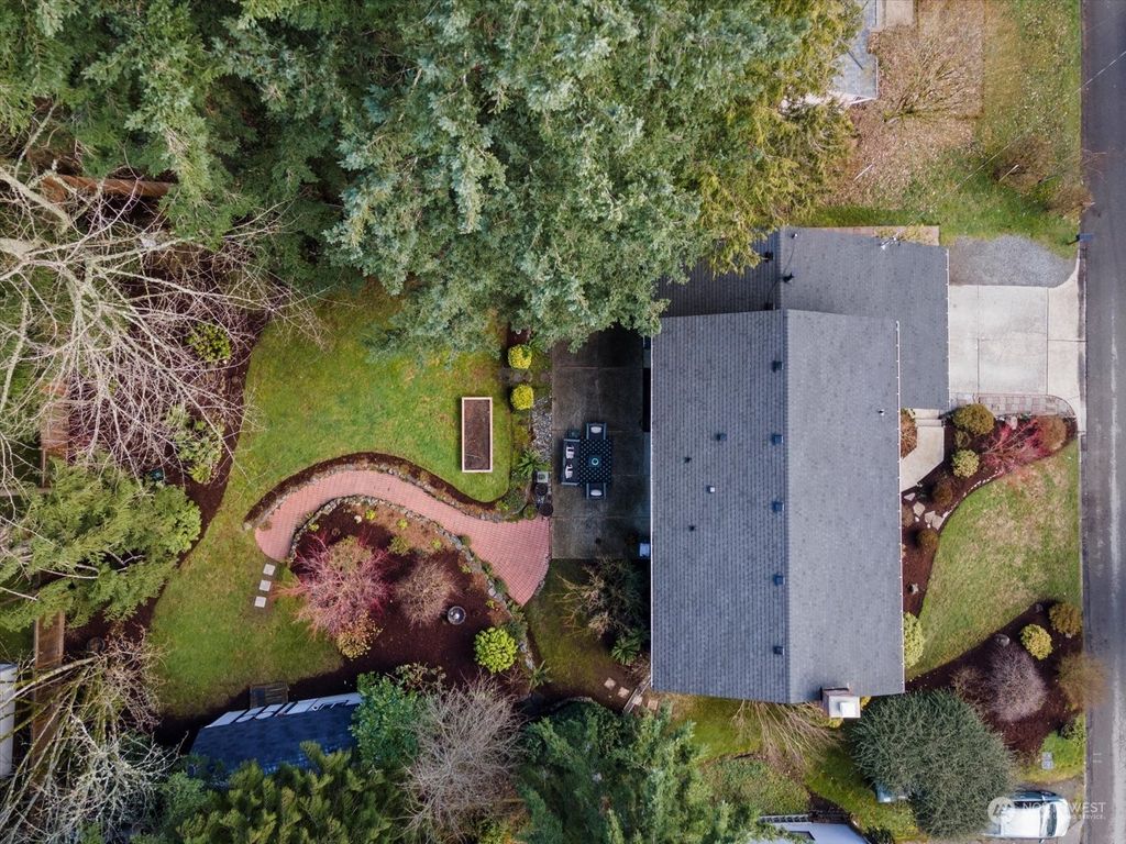 Photo of 16448 SE 17th Street, Bellevue, WA 98008 (MLS # 2199624)