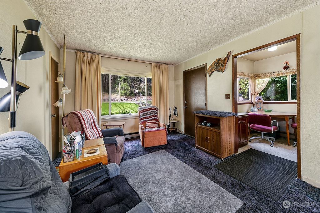 Photo of 15046 25th Avenue NE, Shoreline, WA 98155 (MLS # 2050660)