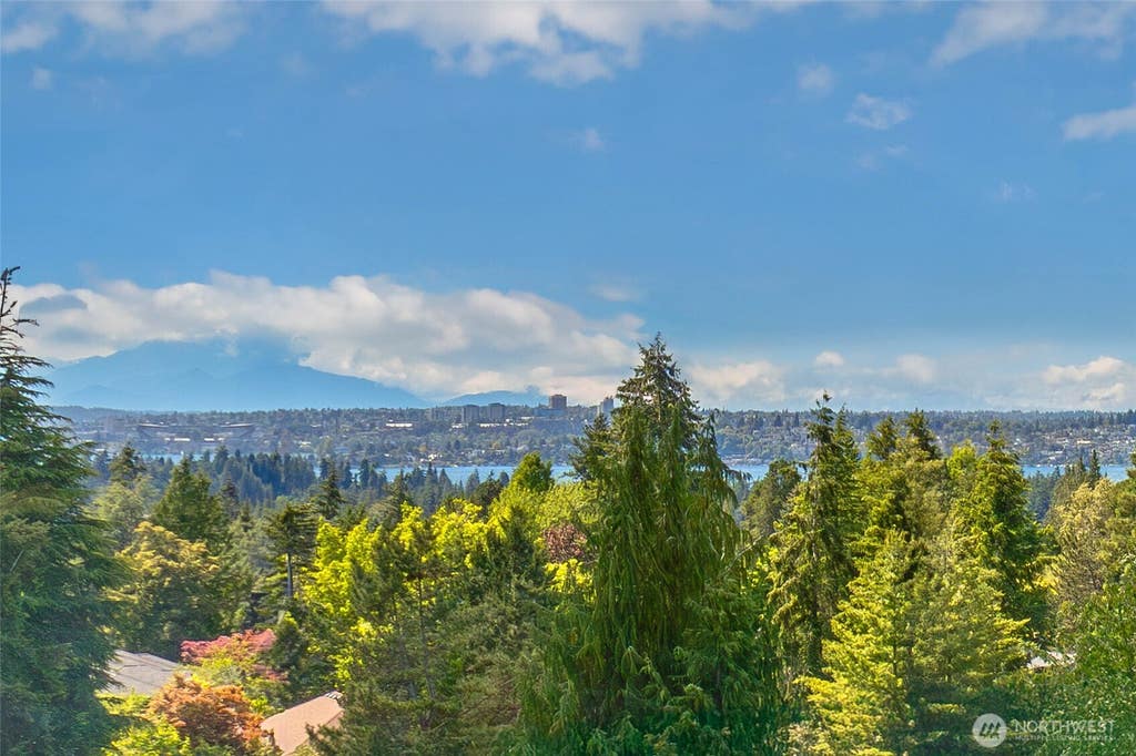 Photo of 9636 NE 30th Place, Clyde Hill, WA 98004 (MLS # 2553401)