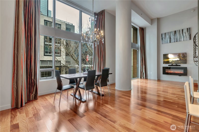 900 Lenora Street W103