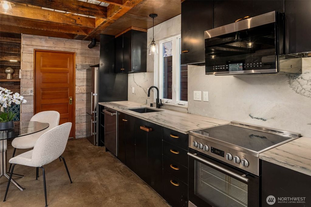 listing image 9364658668484494717