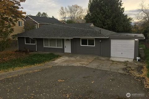 Photo of 13348 32nd Ave Ave S, Tukwila, WA 98168 (MLS # 2424418)