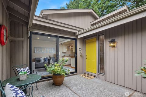 Photo of 118 143rd Place NE, Bellevue, WA 98007 (MLS # 2437573)