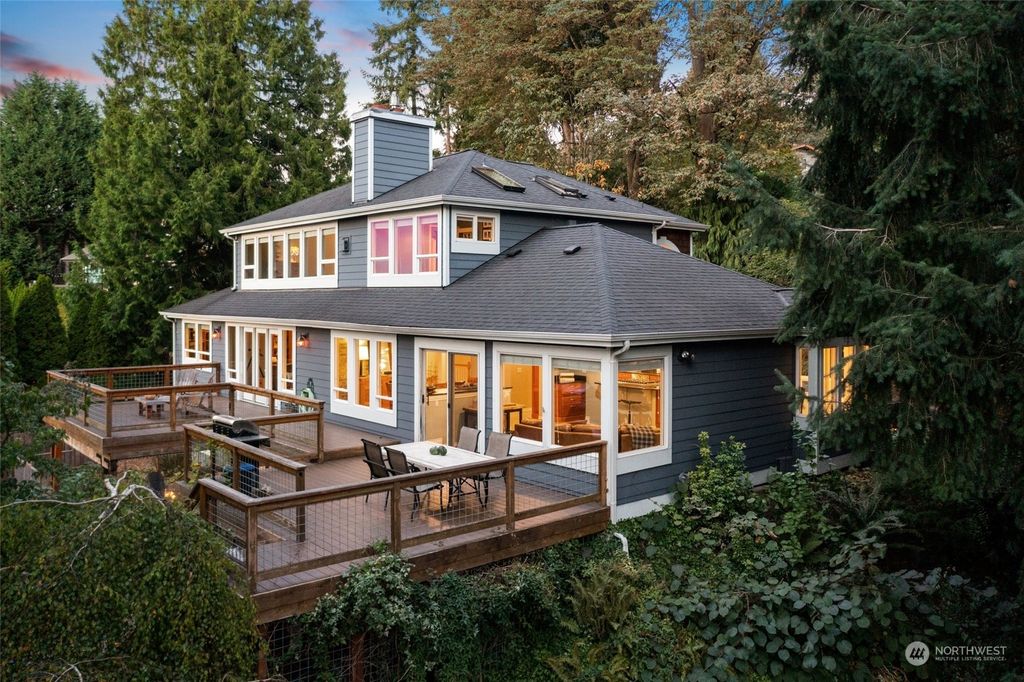 Photo of 1116 Alexander Avenue, Kirkland, WA 98033 (MLS # 2003730)