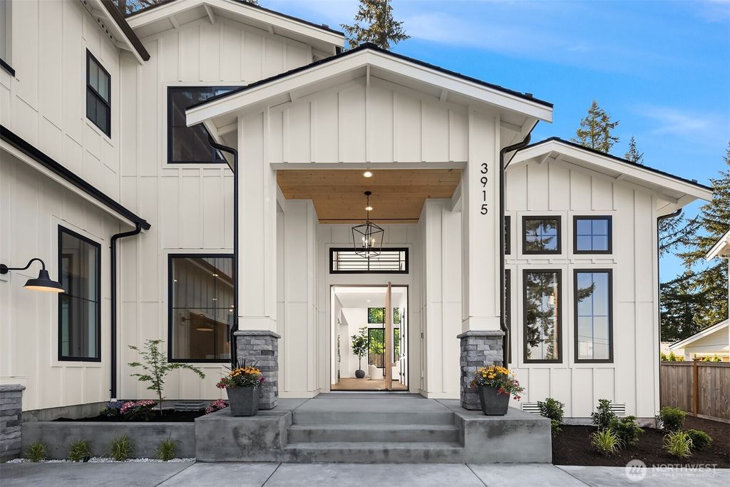 Photo of 3915 153rd Avenue SE, Bellevue, WA 98006 (MLS # 2368981)