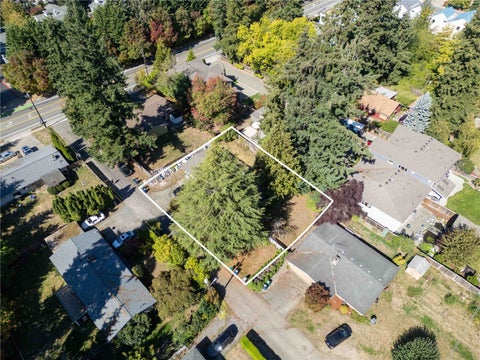 Photo of 12420 NE 87th Street, Kirkland, WA 98033 (MLS # 2596044)