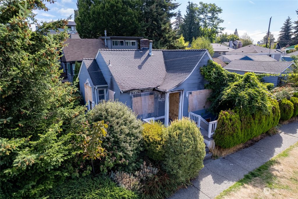 Photo of 3757 SW Austin Street, Seattle, WA 98126 (MLS # 2291165)