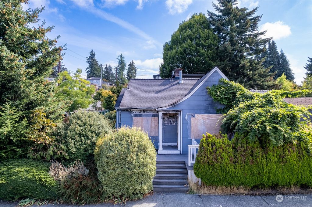 Photo of 3757 SW Austin Street, Seattle, WA 98126 (MLS # 2291165)
