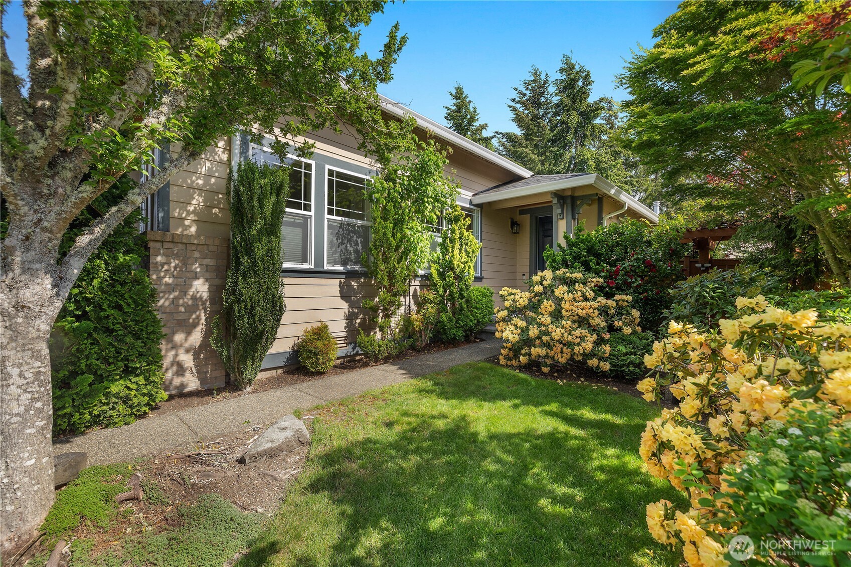 8327 Vashon Drive NE