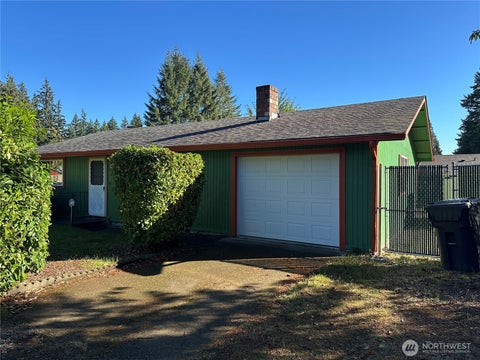 Photo of 1314 S 10th Street, Shelton, WA 98584 (MLS # 2586798)