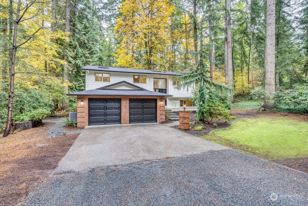 Photo of 1611 200th Place SW, Lynnwood, WA 98036 (MLS # 2177885)
