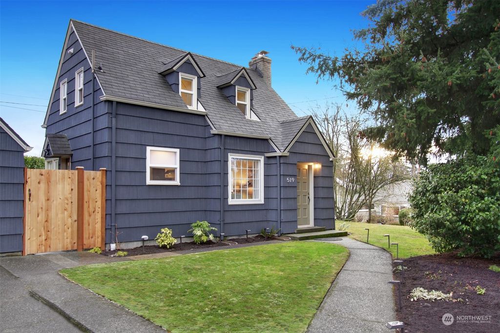 Photo of 519 NE 96th Place, Seattle, WA 98115 (MLS # 2330285)