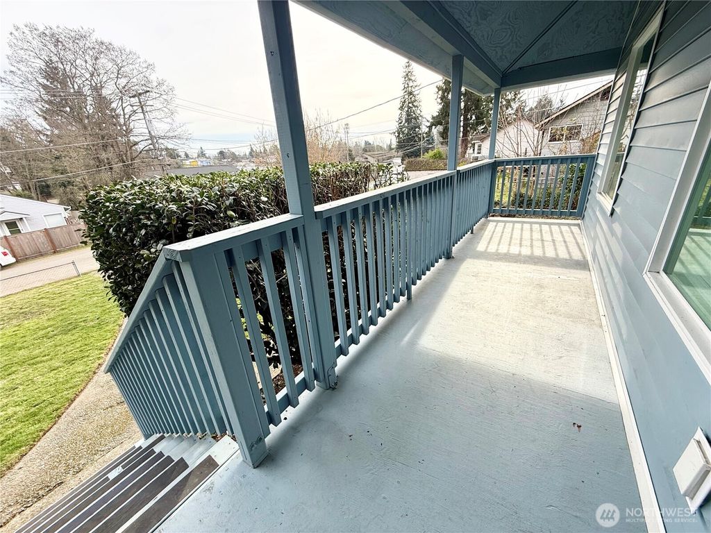 Photo of 11049 18th Avenue SW, Seattle, WA 98146 (MLS # 2471018)
