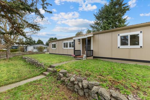 Photo of 914 Nottingham Drive SE, Olympia, WA 98503 (MLS # 2503115)