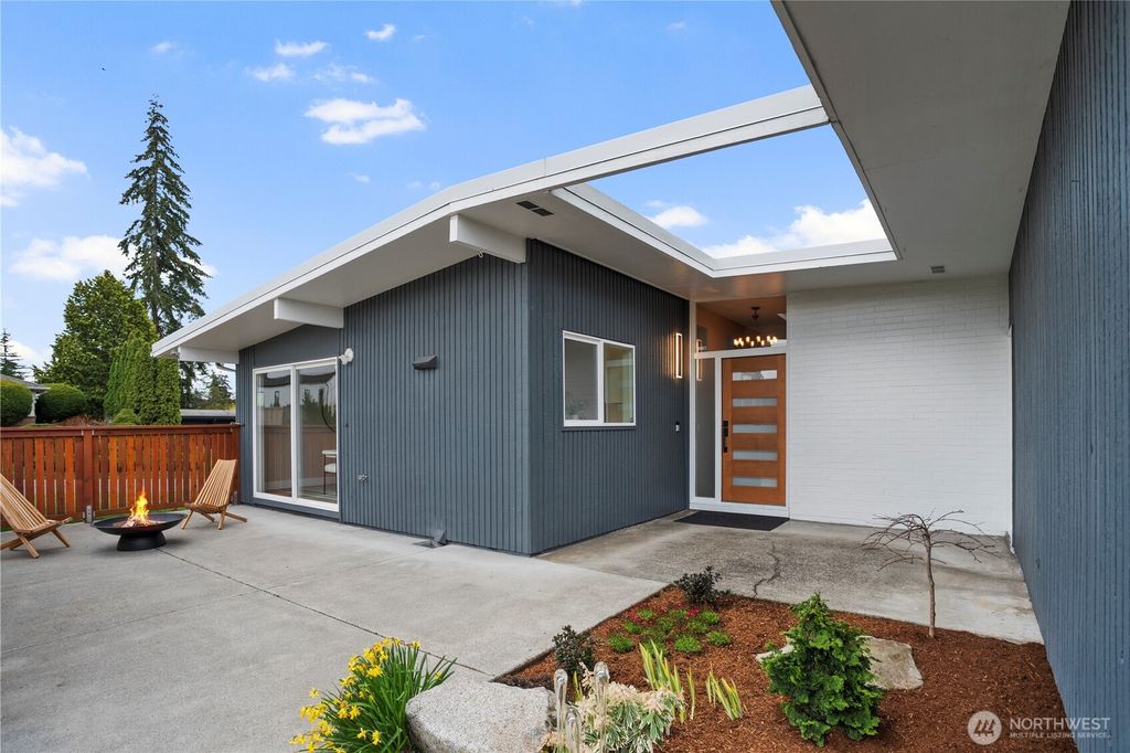 Photo of 445 167th Avenue SE, Bellevue, WA 98008 (MLS # 2342731)