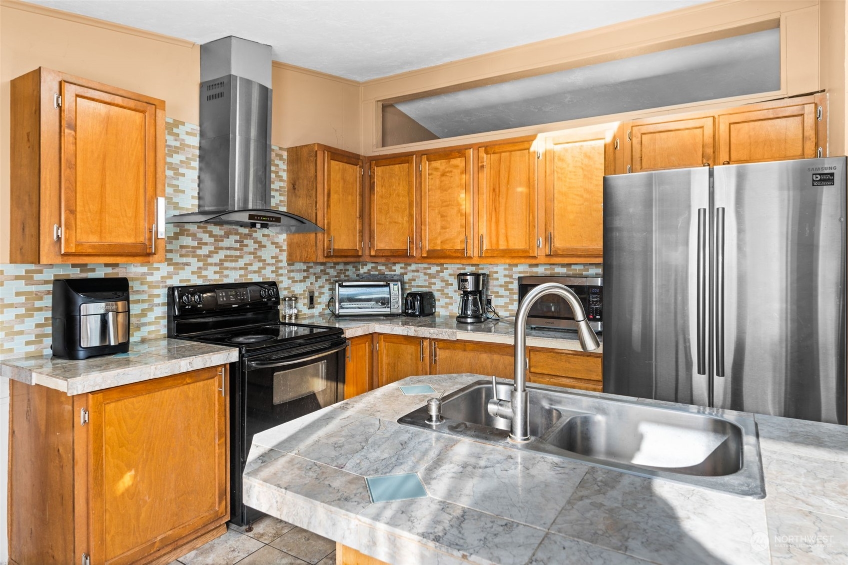 Kent, Washington 98042, United States, 3 Bedrooms Bedrooms, ,2 BathroomsBathrooms,Residential,Pending,29137