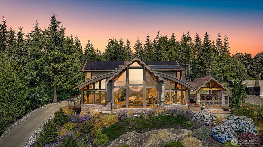 Photo of 4311 Samish Crest Drive, Bellingham, WA 98229 (MLS # 2556837)