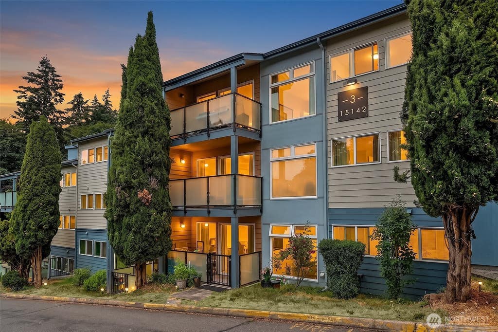 Photo of 15142 65th Avenue S #318, Tukwila, WA 98188 (MLS # 2542653)