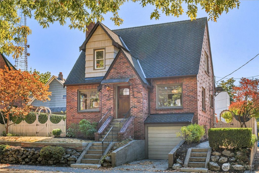 Photo of 107 W Blaine St, Seattle, WA 98119 (MLS # 2438130)
