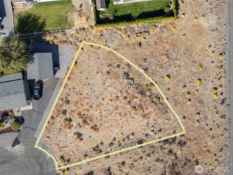 Photo of 310 SW Buttercup Lane Ln, Mattawa, WA 99349 (MLS # 2443227)